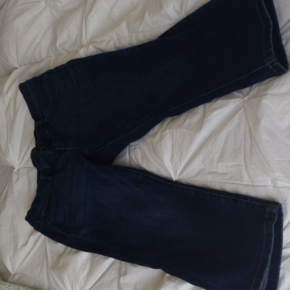 Woman's cropped jeans